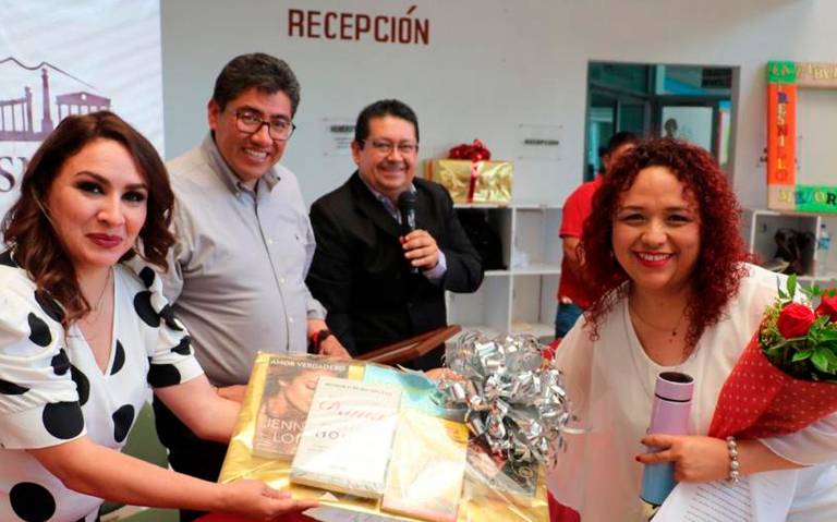 Premian a ganadoras de los Primeros Juegos Florales de la maternidad - El  Sol de Zacatecas | Noticias Locales, Policiacas, sobre México, Zacatecas y  el Mundo